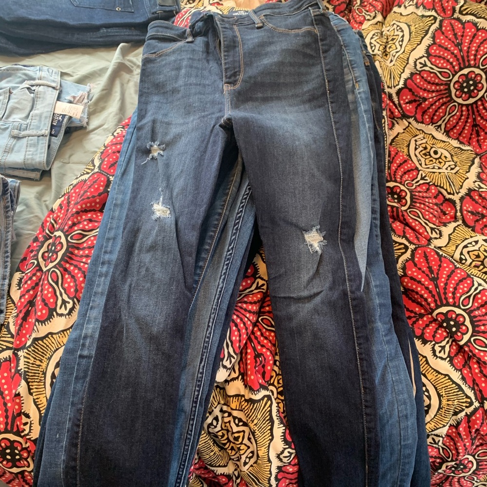 Size 7 Hollister high-rise skinny jeans